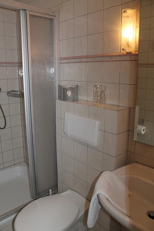 ホテル ランドハウス ゴーケ Hövelhof 部屋 写真